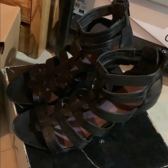 High heeled sandals - Picture 2 of 3